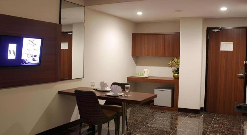 เอเทรียม พรีเมียร์ จิลาแก็ป Hotel ชีลาชัป ภายนอก รูปภาพ