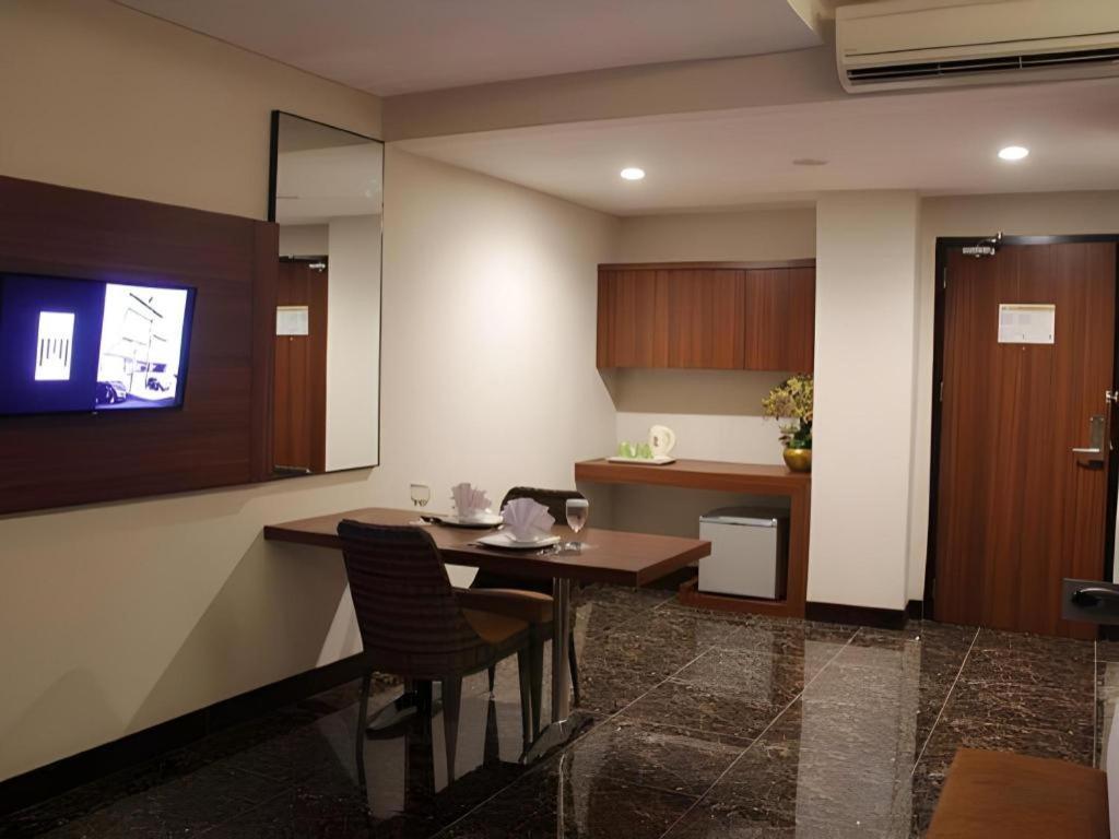 เอเทรียม พรีเมียร์ จิลาแก็ป Hotel ชีลาชัป ภายนอก รูปภาพ