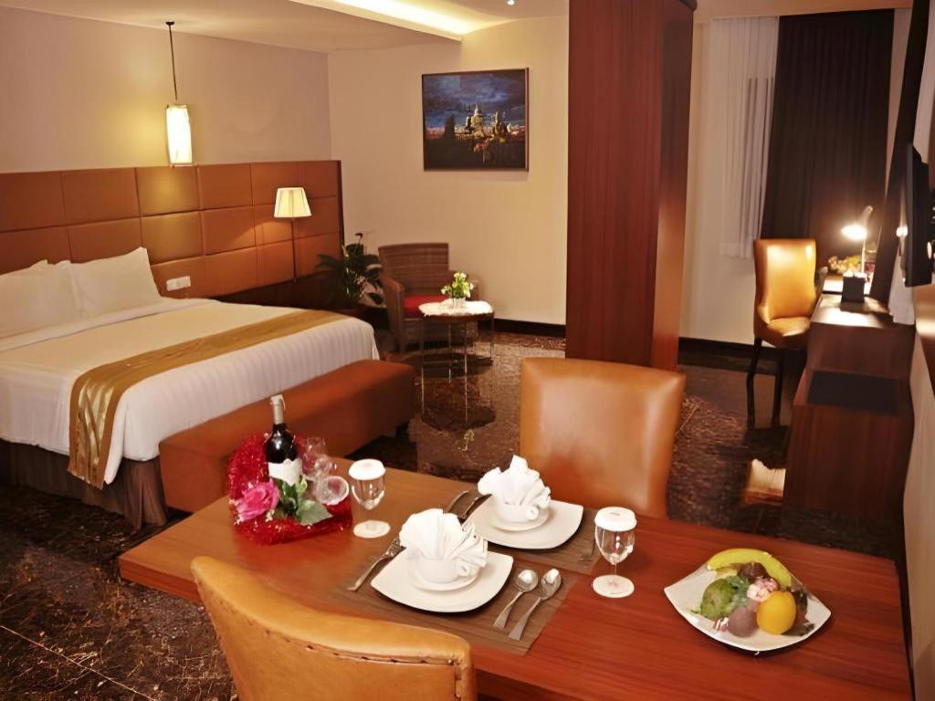 เอเทรียม พรีเมียร์ จิลาแก็ป Hotel ชีลาชัป ภายนอก รูปภาพ