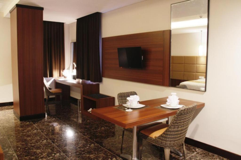 เอเทรียม พรีเมียร์ จิลาแก็ป Hotel ชีลาชัป ภายนอก รูปภาพ
