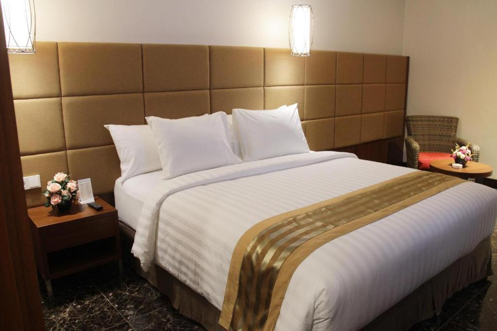 เอเทรียม พรีเมียร์ จิลาแก็ป Hotel ชีลาชัป ภายนอก รูปภาพ