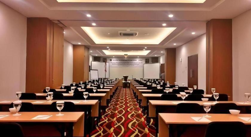 เอเทรียม พรีเมียร์ จิลาแก็ป Hotel ชีลาชัป ภายนอก รูปภาพ